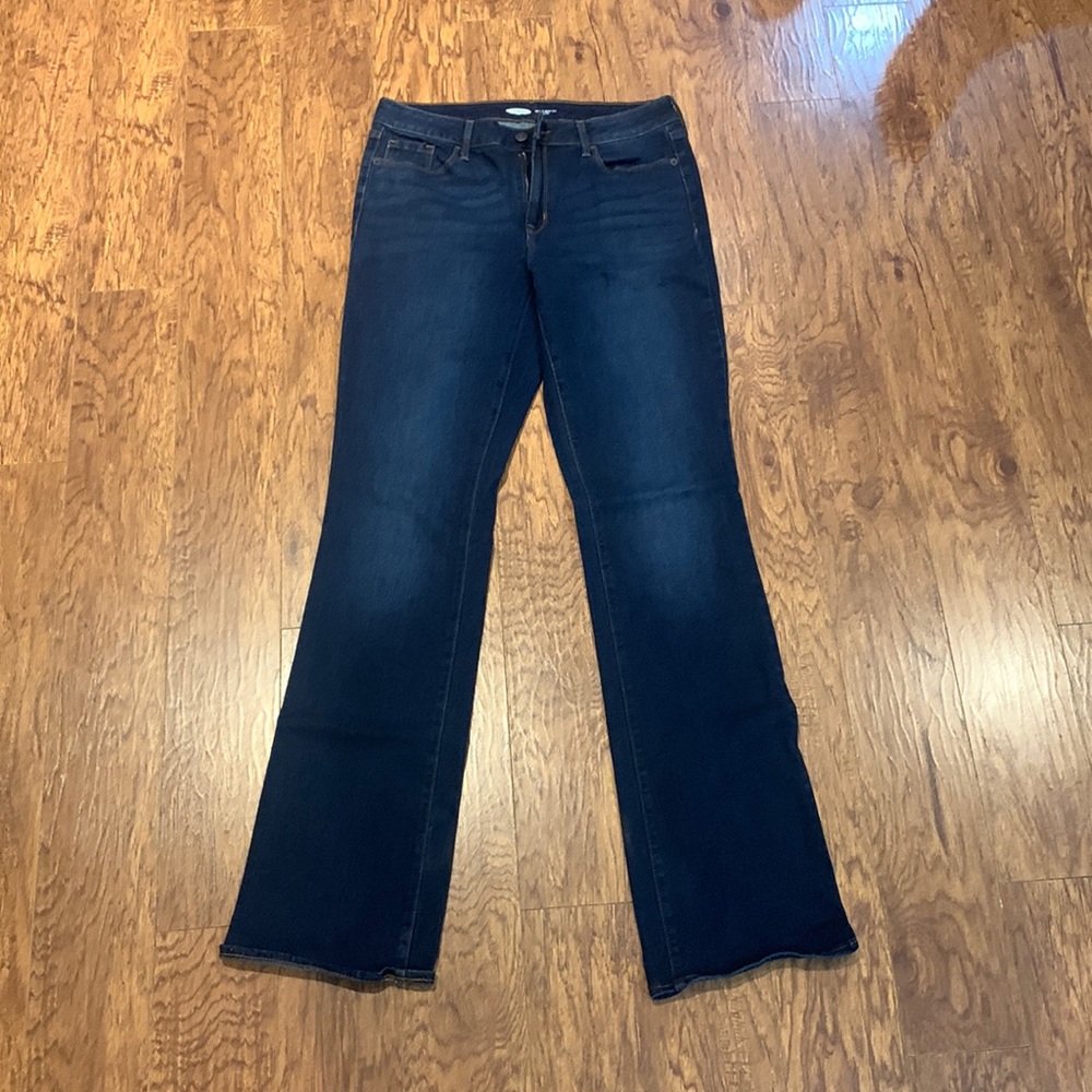 TALL Size 8 Old Navy Kicker boot cut mid rise jeans